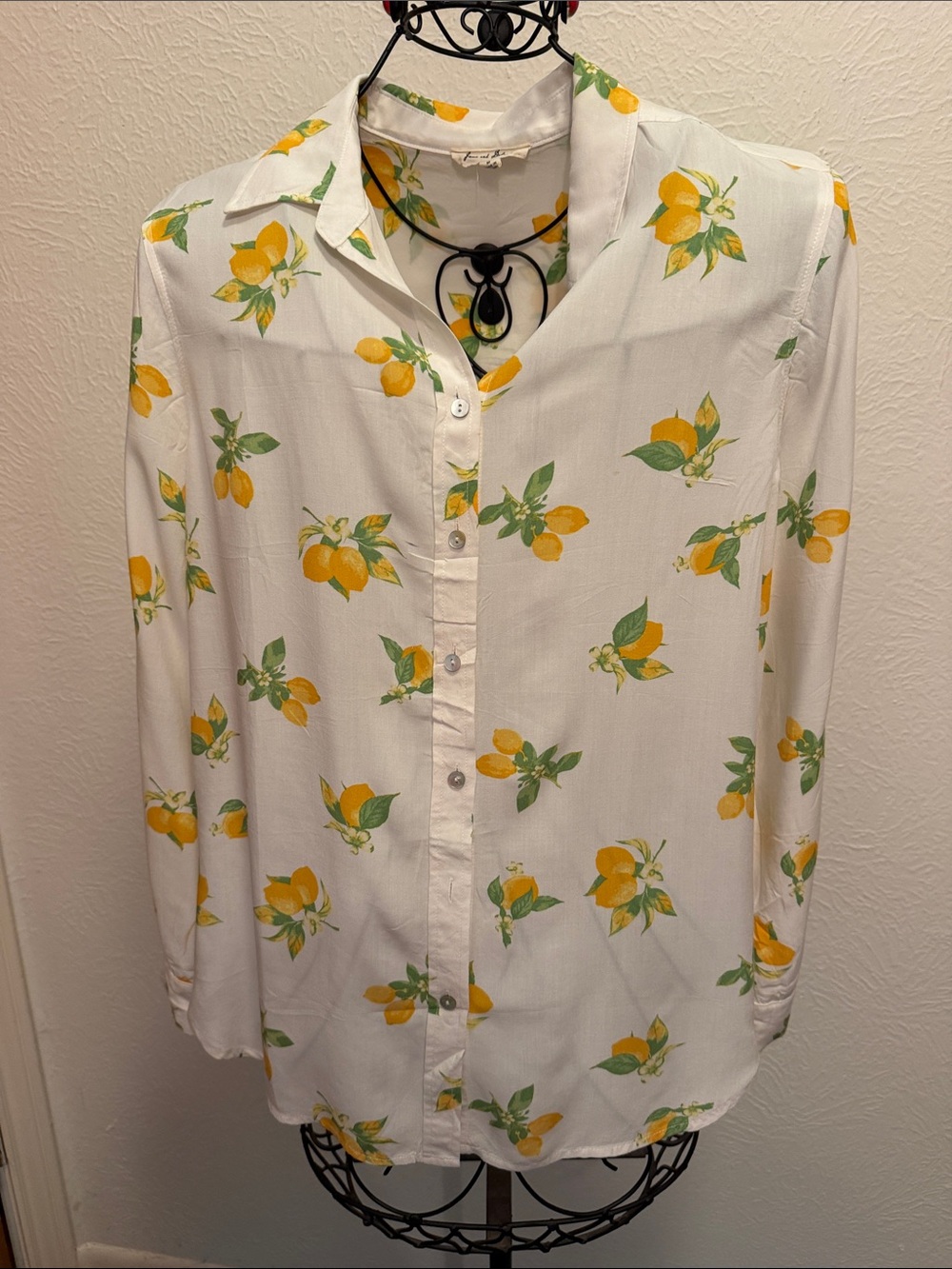 🍋🍋🍋BOGOHO🍋🍋🍋White Lemon-Print Button-Up Shirt-M